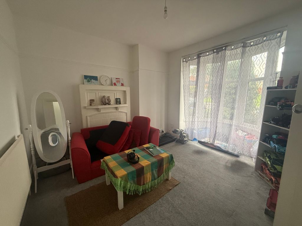 Property photo 2 of 11