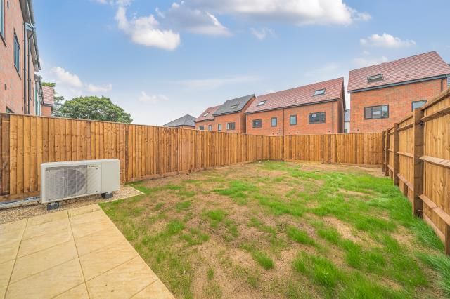 Property photo 3 of 11 Garden View