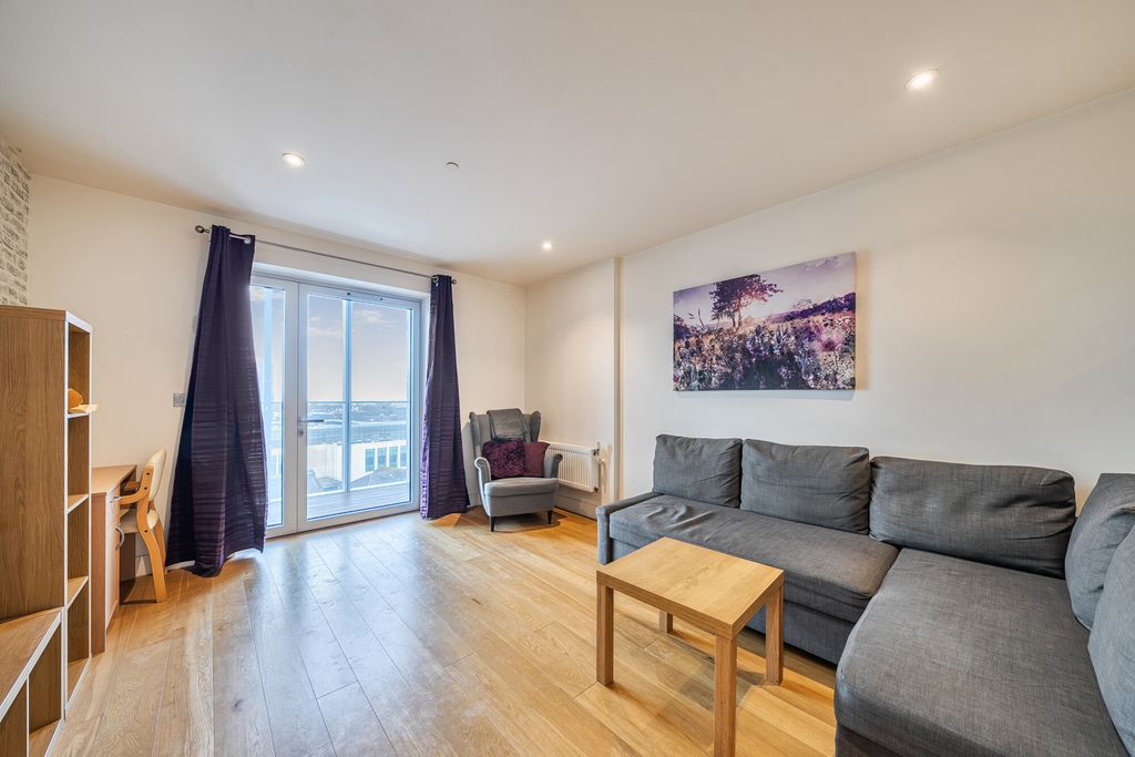 Property photo 3 of 16 Reception Room