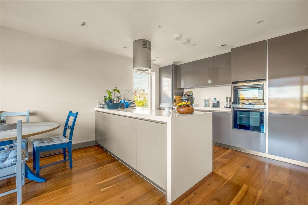 Additional image 4 of 3 bed flat to rentPalmeira Avenue, Hove BN3