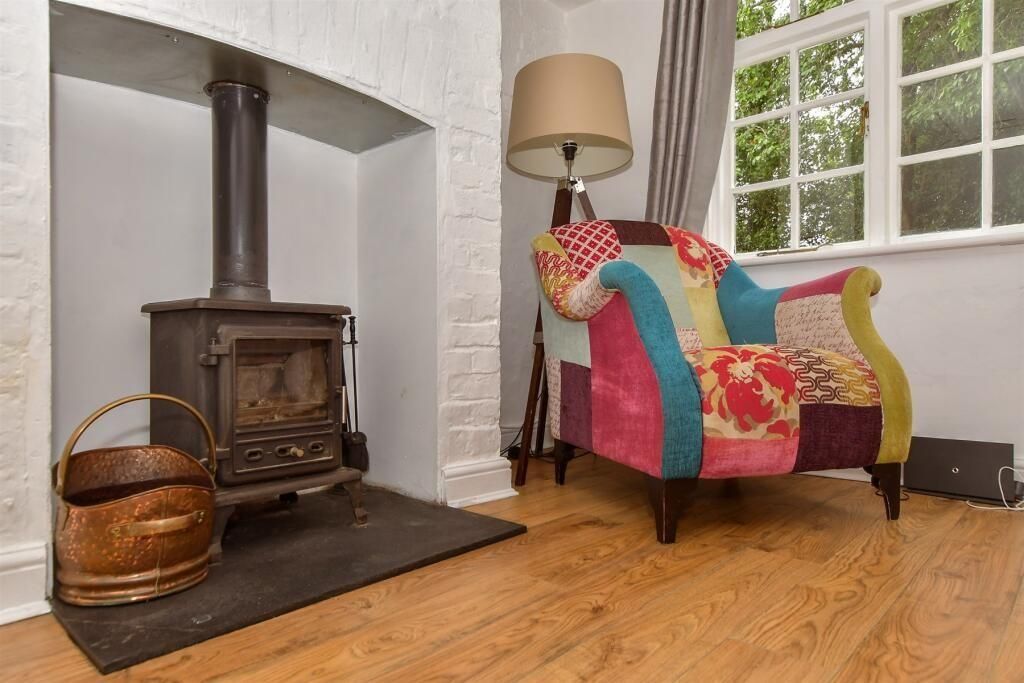 Property photo 3 of 11 Lounge Chapel Row.Jpg