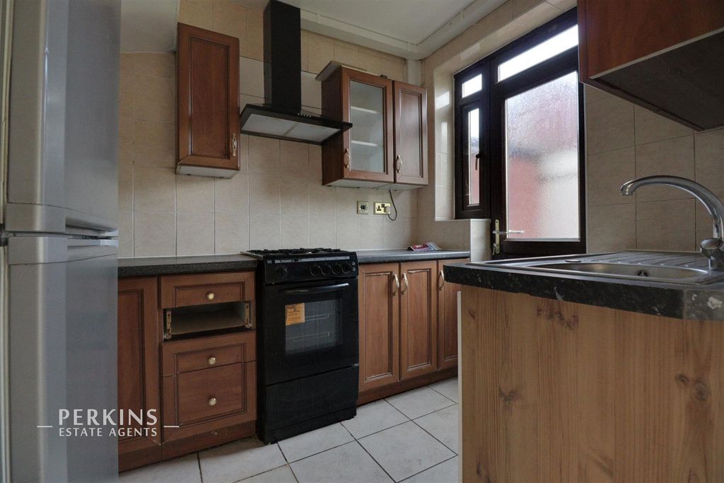 Property photo 2 of 6 Kitchen.Jpg