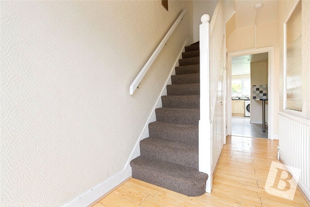 Property photo 2 of 12 Hallway