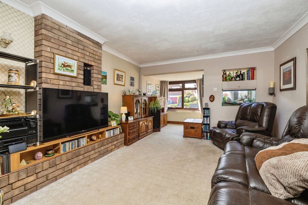 Property photo 3 of 16