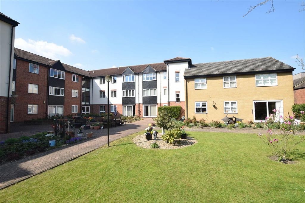 Property photo 2 of 13