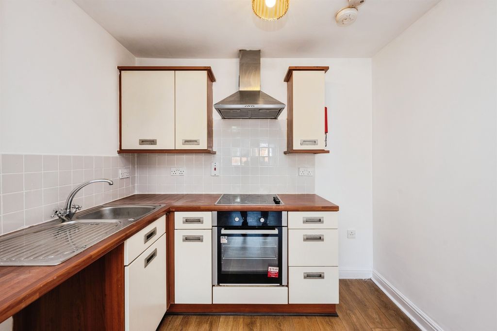 Property photo 2 of 13