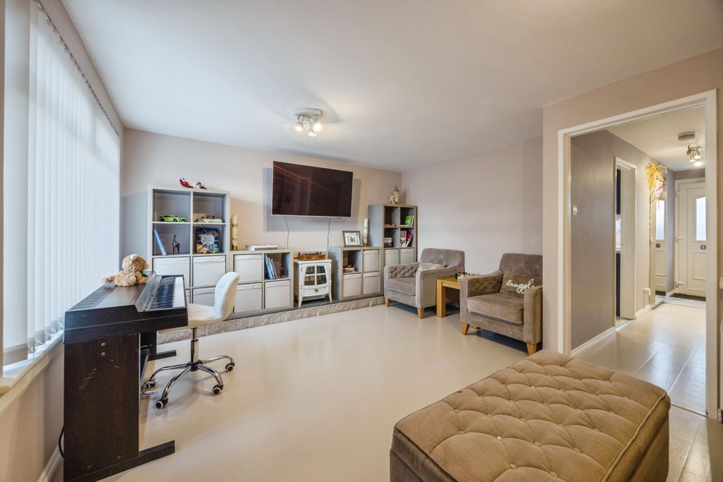 Property photo 2 of 19 2W8A1910