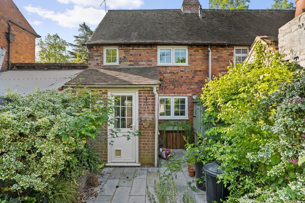 Additional image 9 of 2 bed end terrace house for saleAbbey Cottage, 4 Church Row, Pershore, Worcestershire. WR10