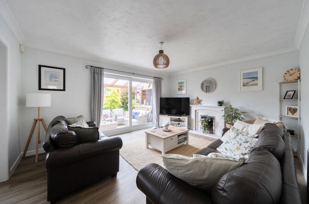 Property photo 2 of 21 1459655-11-6A05Da...