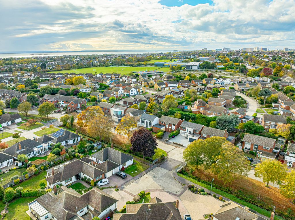 Property photo 3 of 33