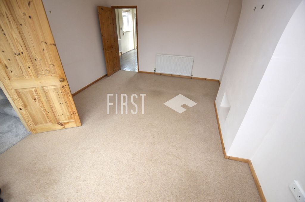 Property photo 3 of 11 Photo 10
