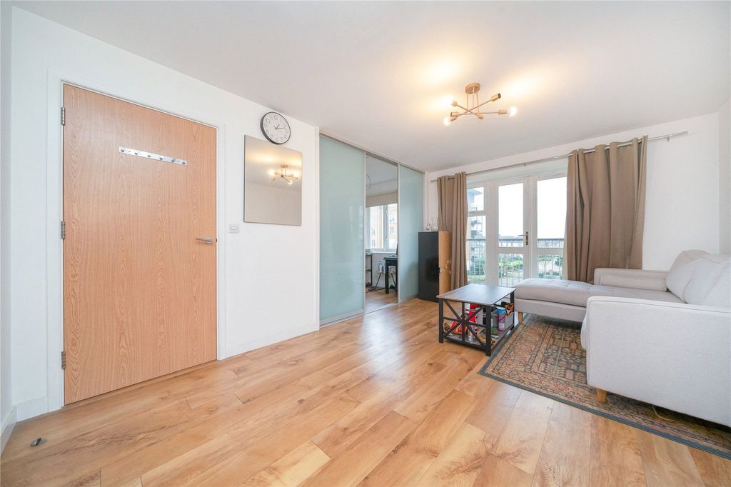 Property photo 3 of 13 Picture No. 02