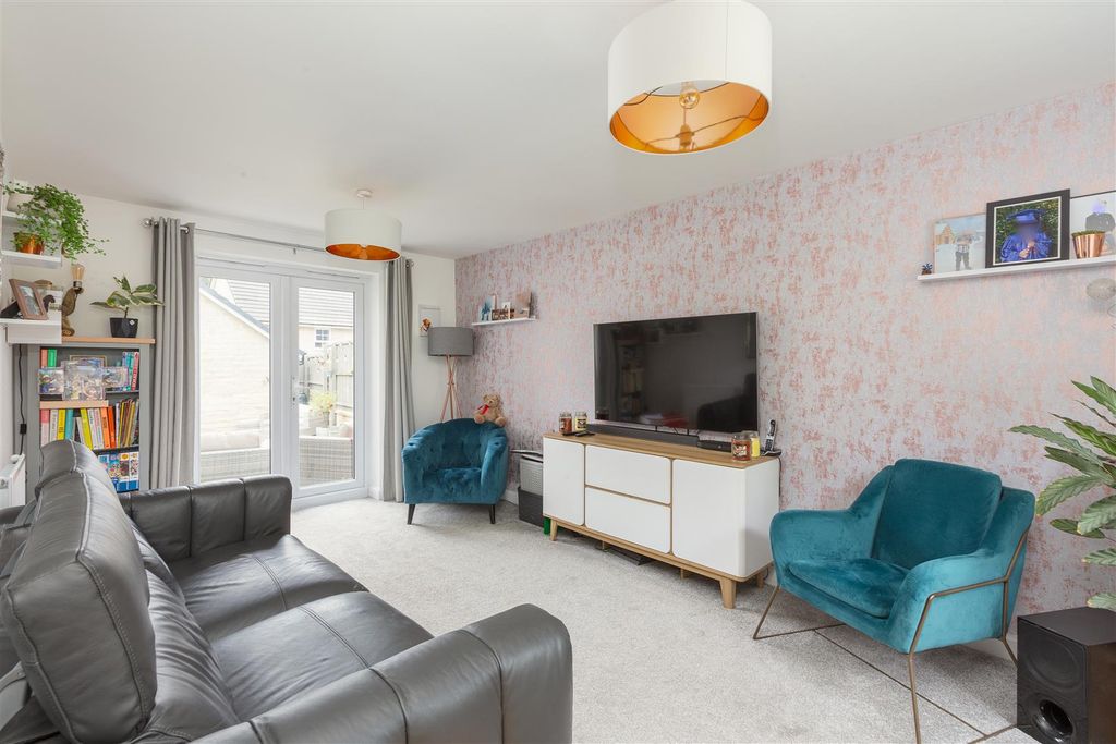 Property photo 2 of 24