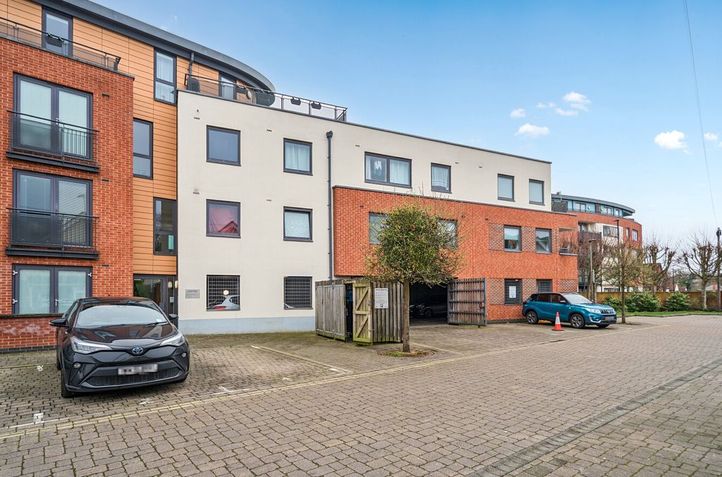 Property photo 1 of 18 1429834-3-69B7d69...