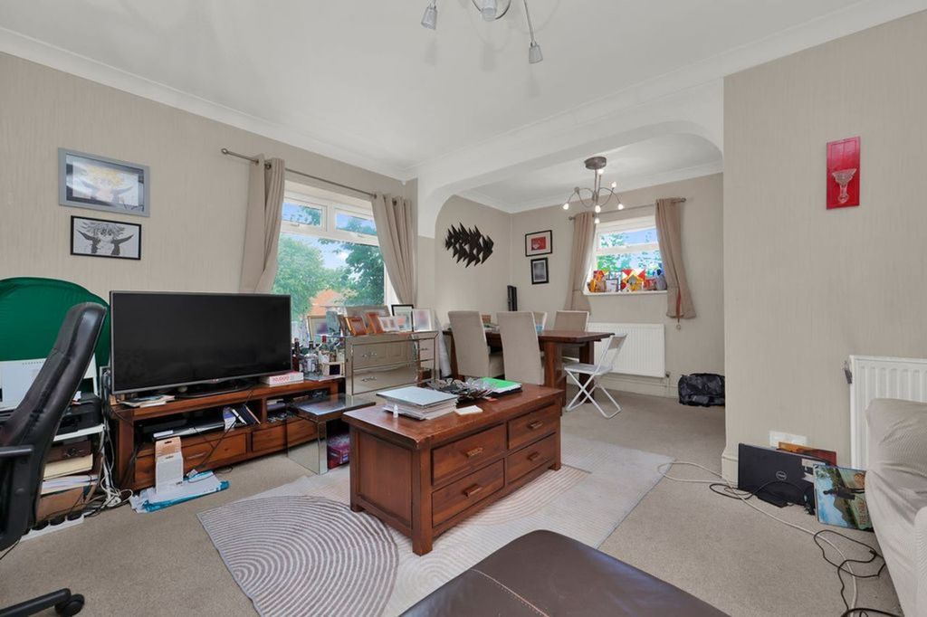 Property photo 3 of 21