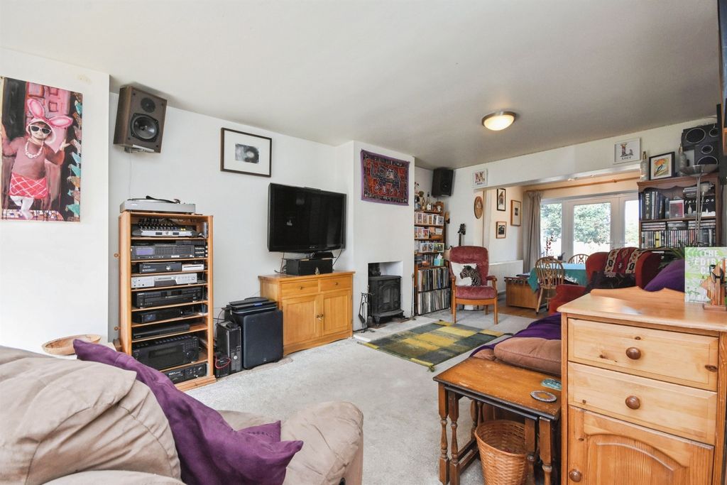 Property photo 3 of 18