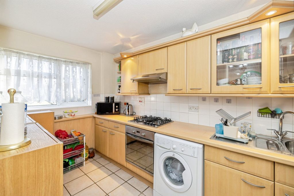 Property photo 2 of 20