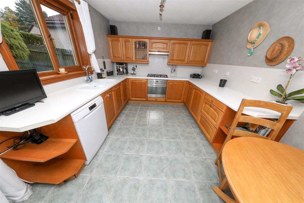 Property photo 3 of 25 C