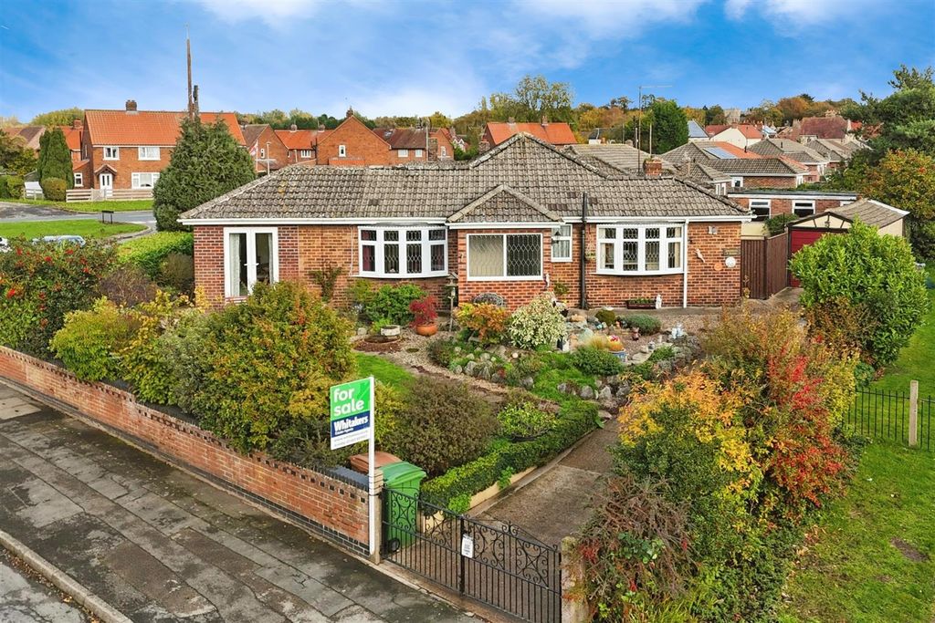 Property photo 1 of 18 External