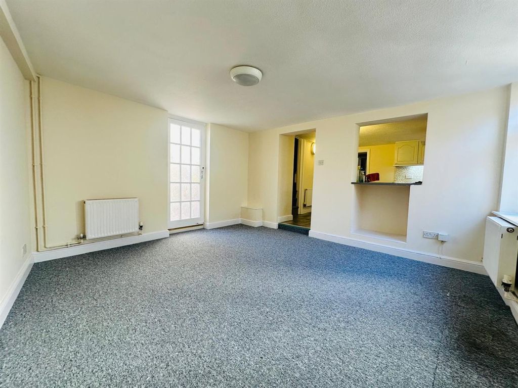 Property photo 3 of 7 Lounge/Diner