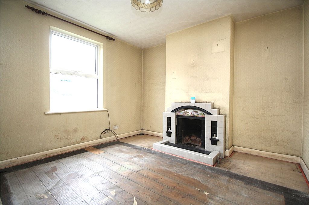 Property photo 2 of 10 Picture No. 12