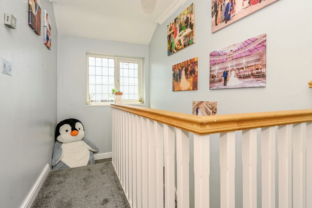 Property photo 3 of 21 Img_9984
