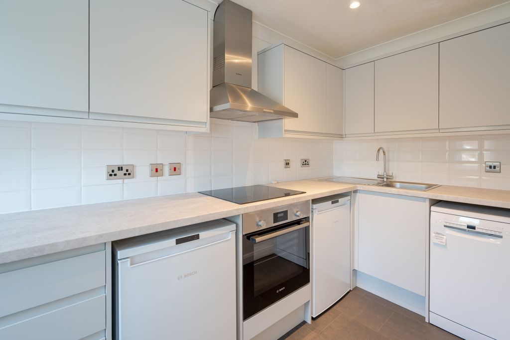 Property photo 3 of 13 Kitchen