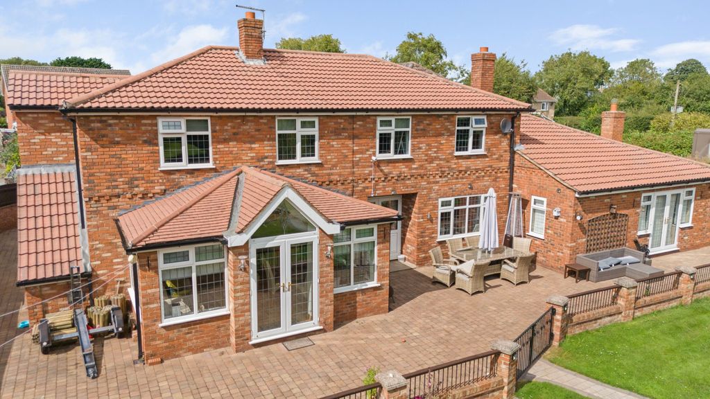 Property photo 1 of 50