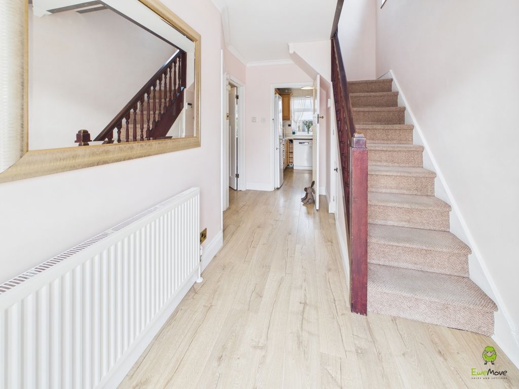 Property photo 2 of 24 Presented By Clinton At Ewemove Bexleyheath And Da