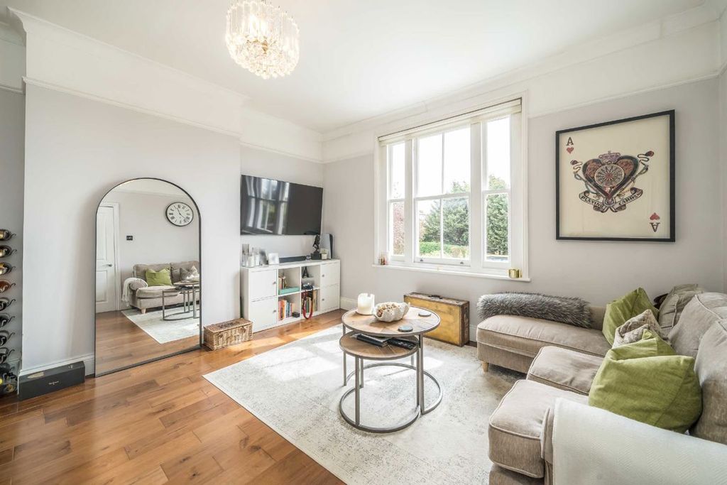 Property photo 2 of 6