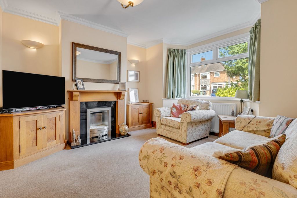 Property photo 2 of 33