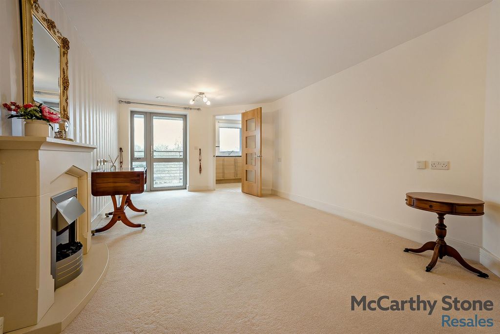 Property photo 2 of 24 8680715-Interior11-800.Jpg