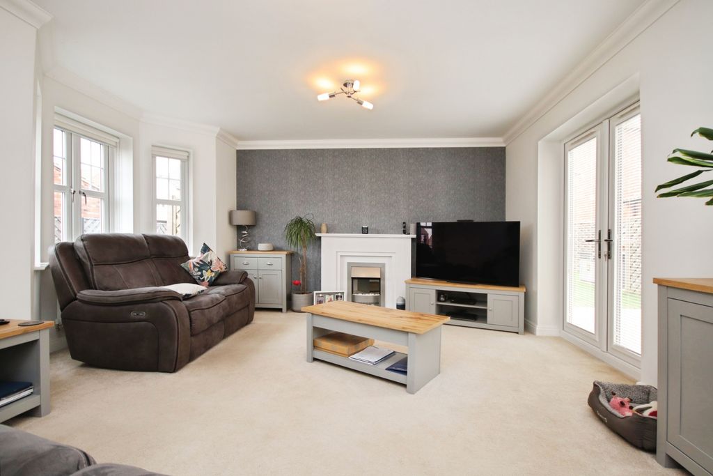 Property photo 2 of 24