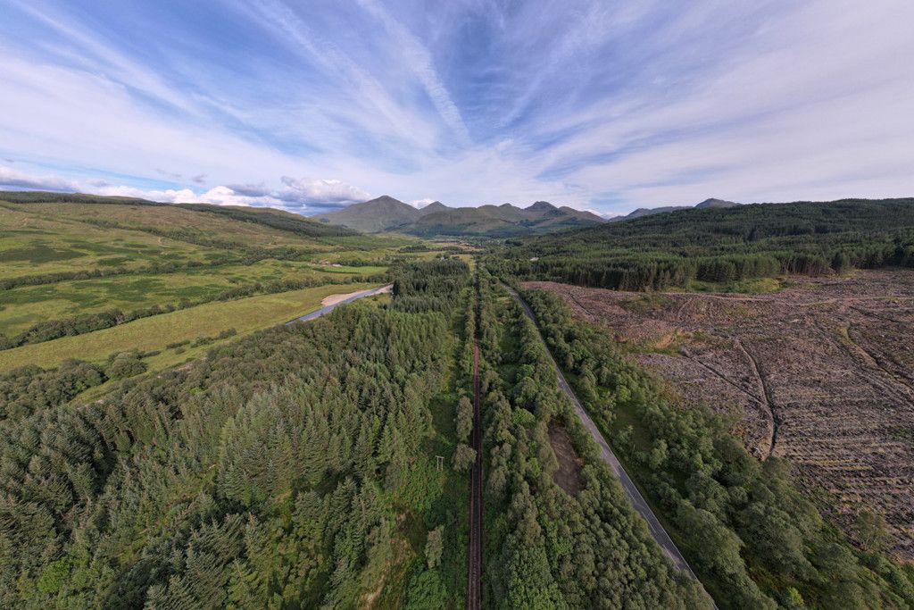 Property photo 1 of 9 Photo 7