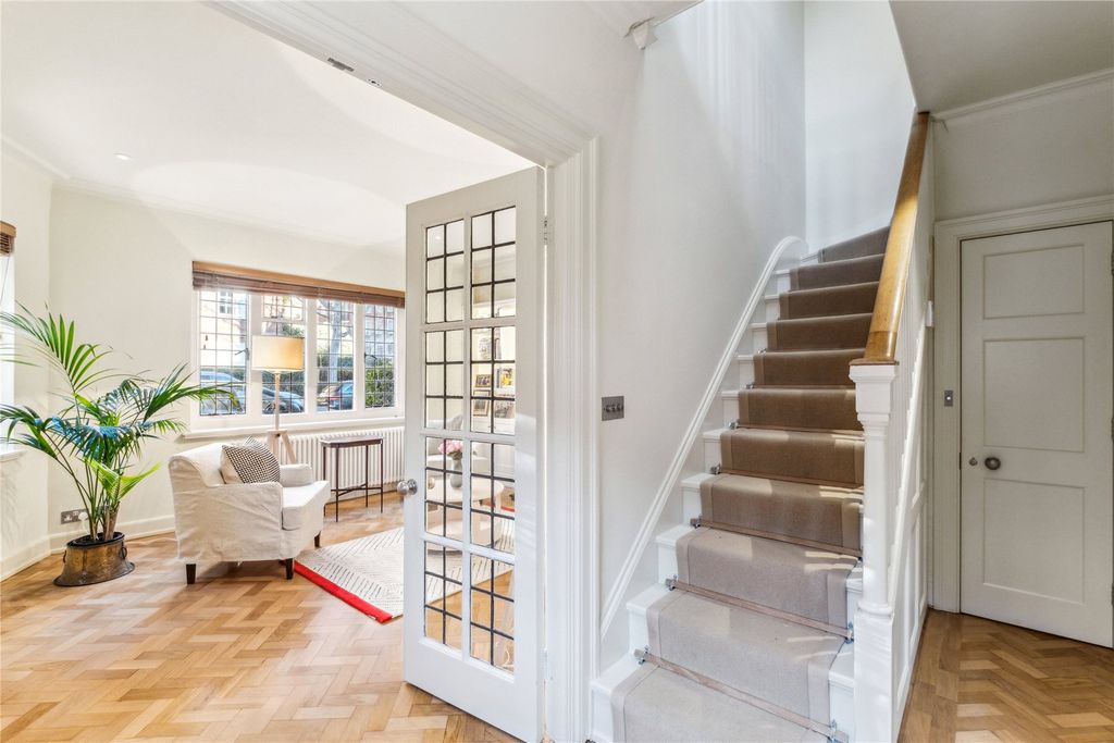 Property photo 2 of 16 Hall