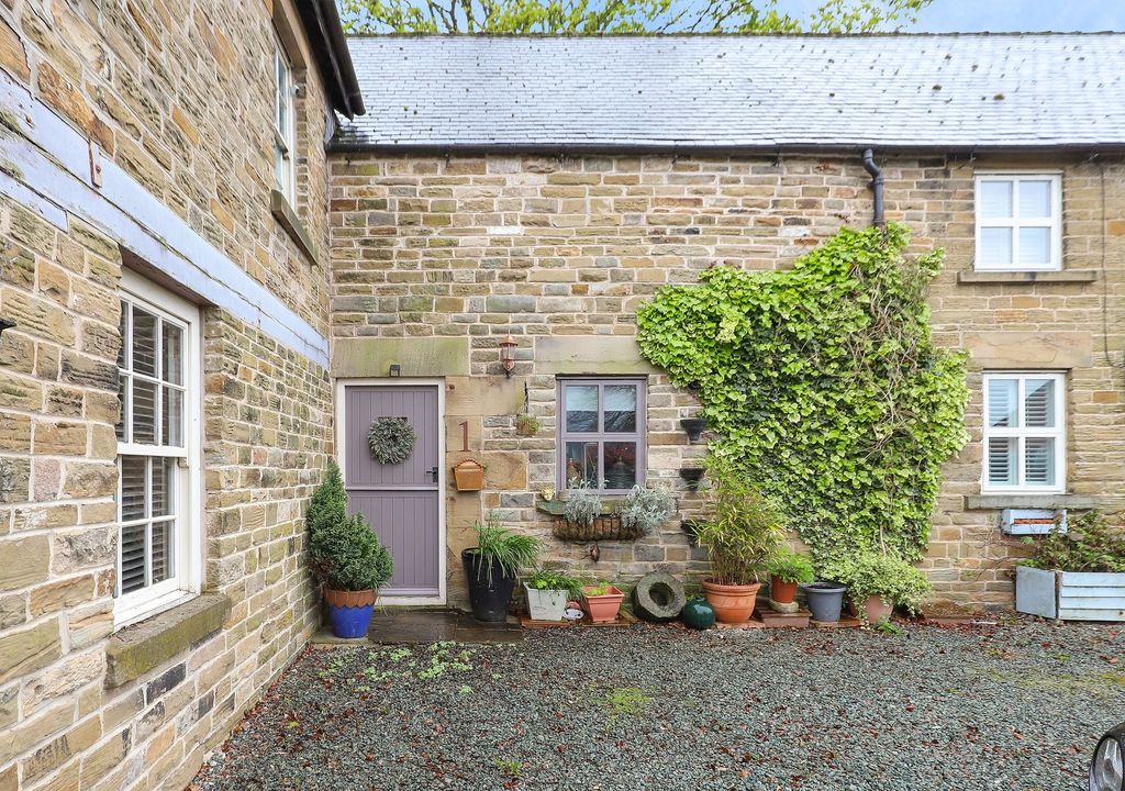 Property photo 2 of 29