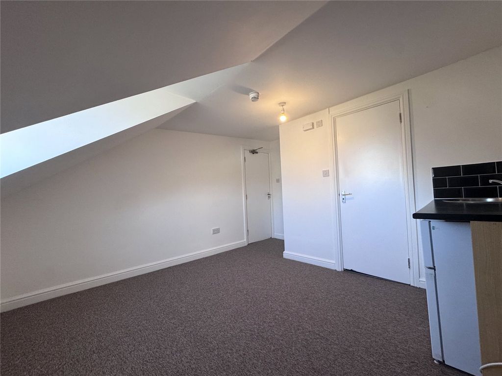 Property photo 2 of 9 2