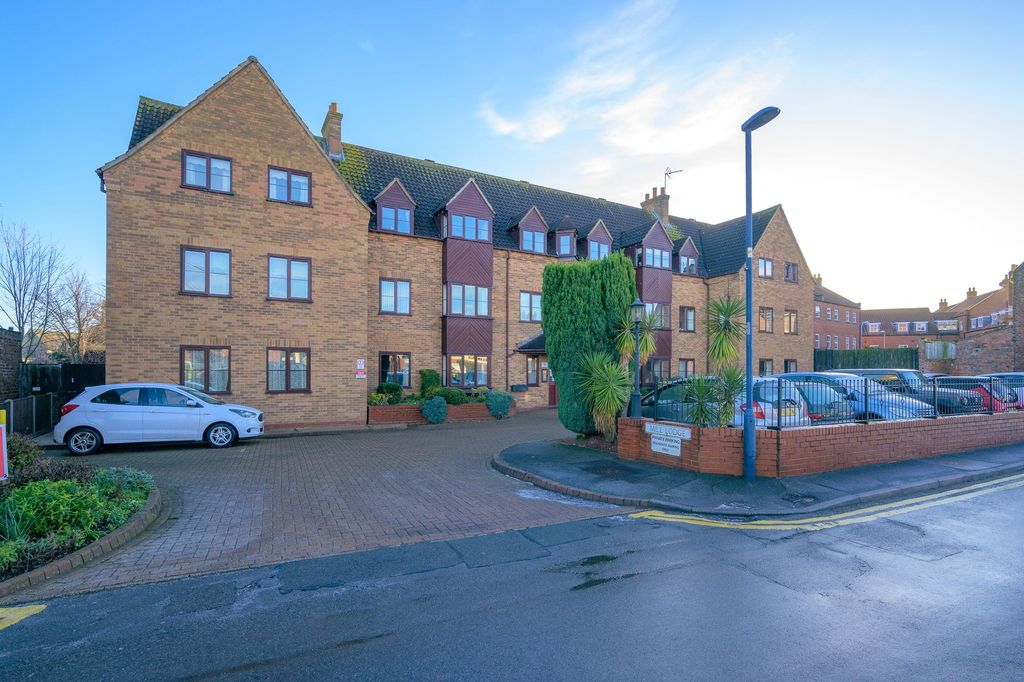 Property photo 1 of 14