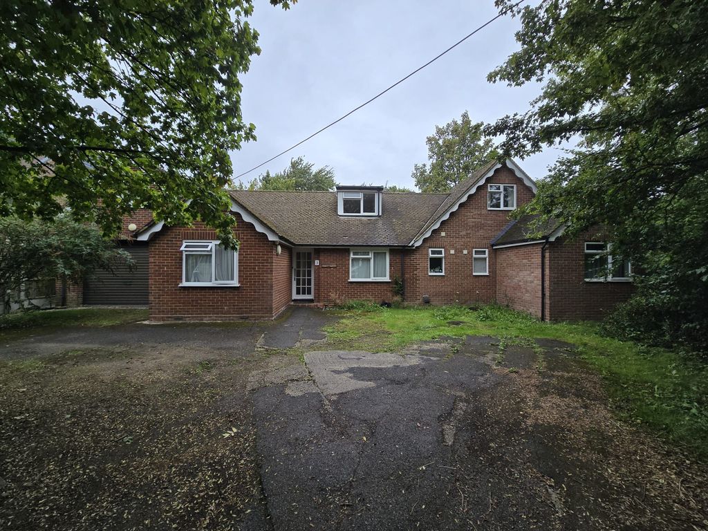 Property photo 1 of 5