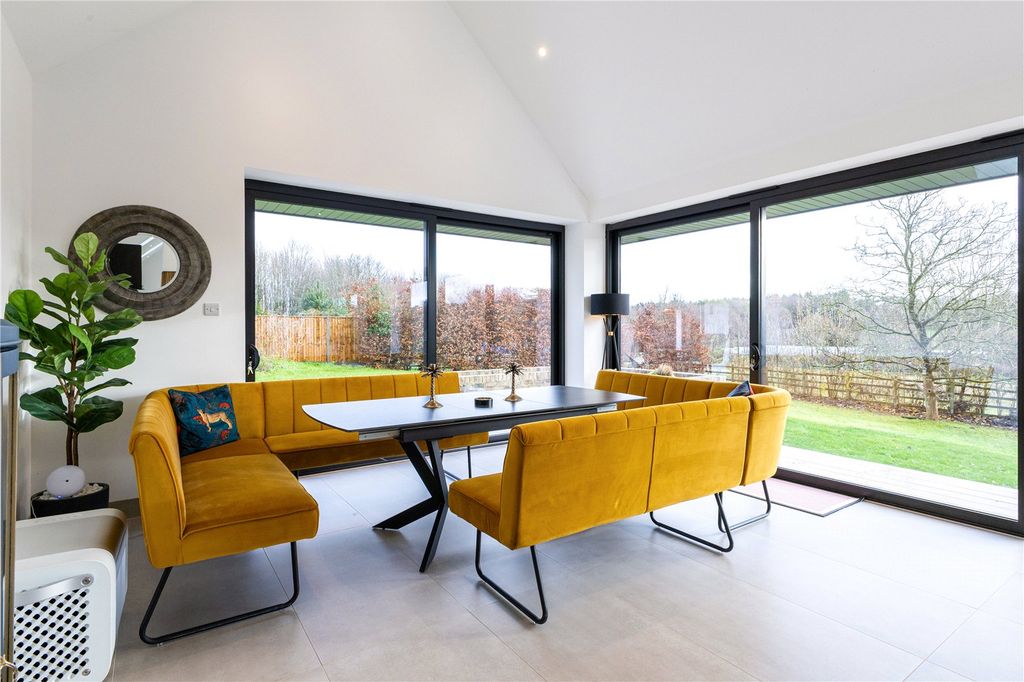 Property photo 3 of 17 Dining Area