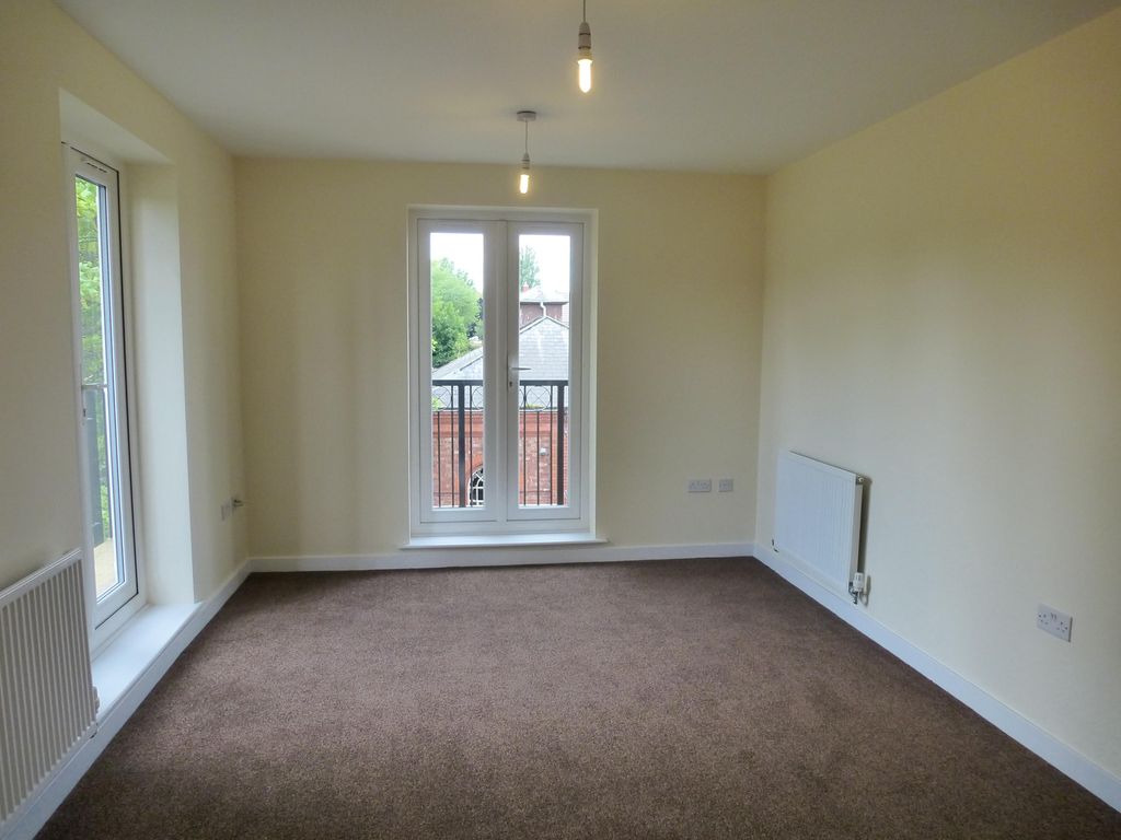 Property photo 3 of 5 Living Room