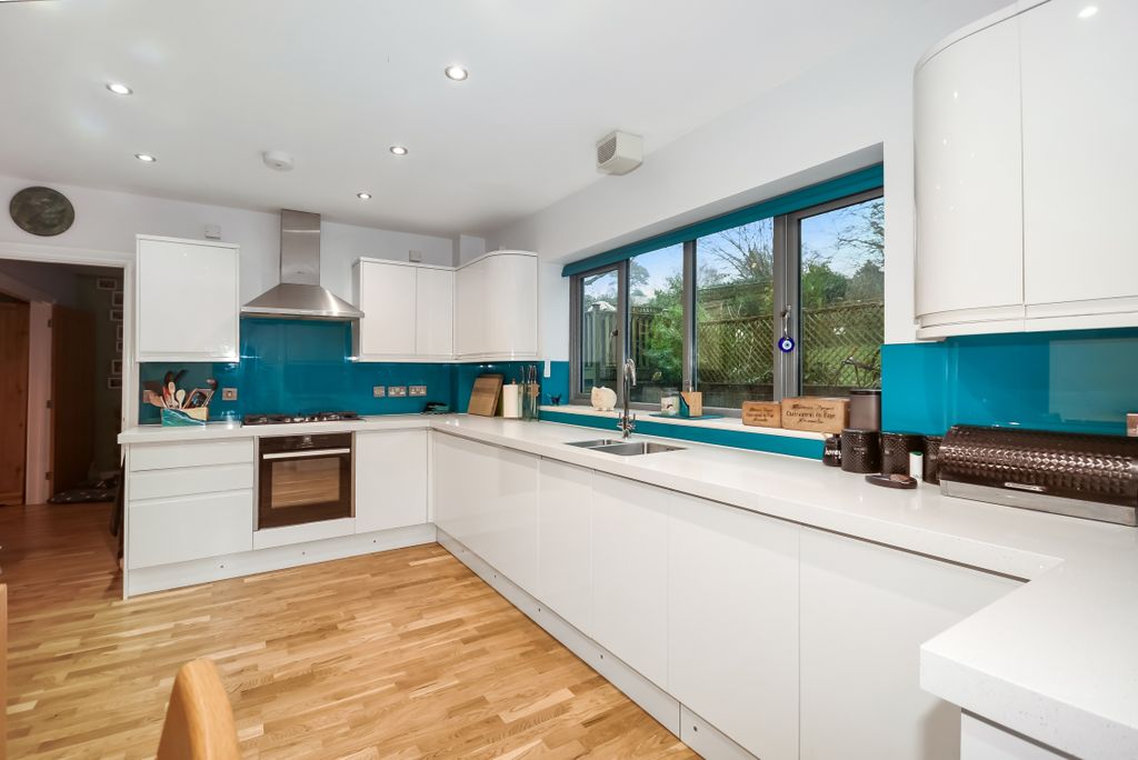 Property photo 3 of 22