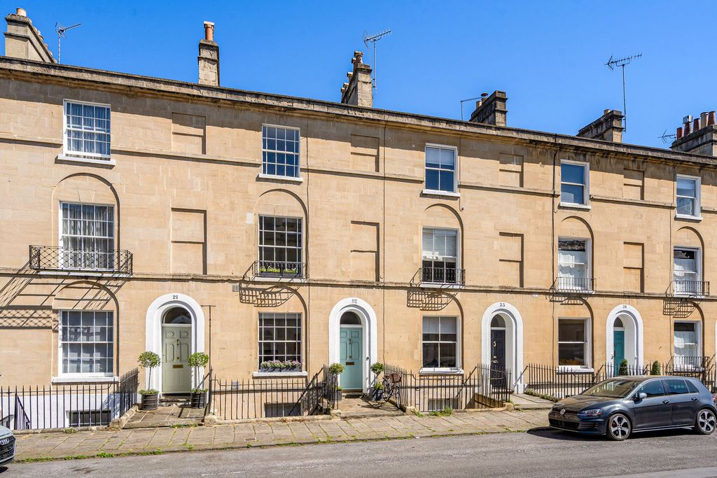 Property photo 1 of 12 Frontage