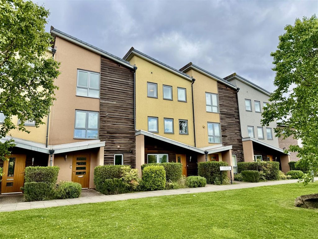 Property photo 1 of 24 External