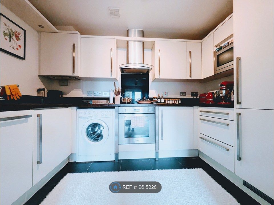 Property photo 3 of 13 Kitchen