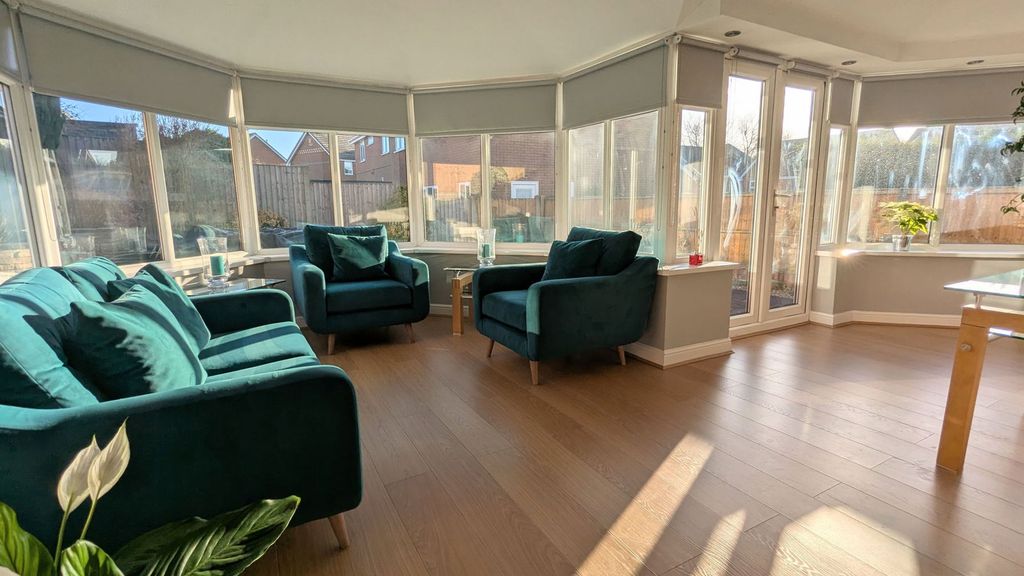 Property photo 3 of 32