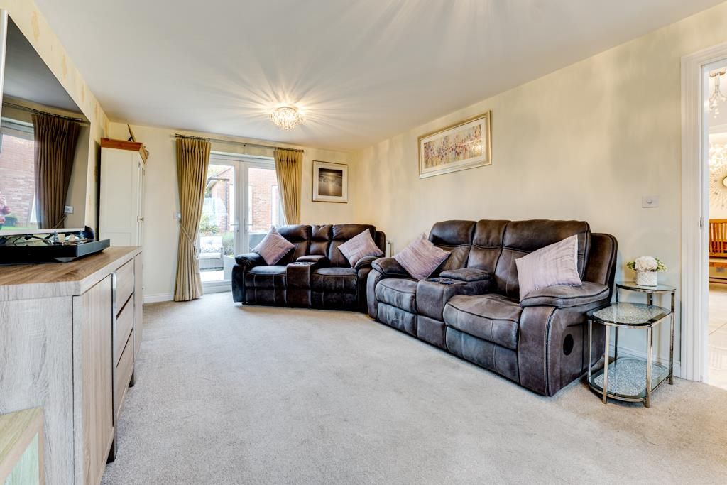 Property photo 3 of 30 22 Grant Drive, Corby-10.Jpg