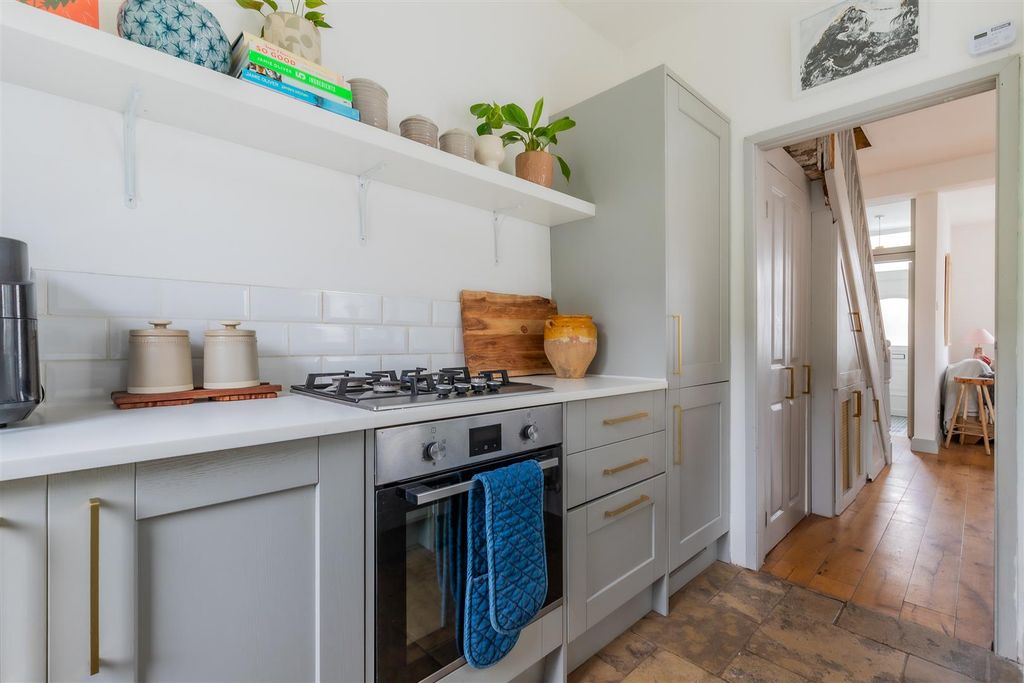 Property photo 2 of 15 61-8.Jpg