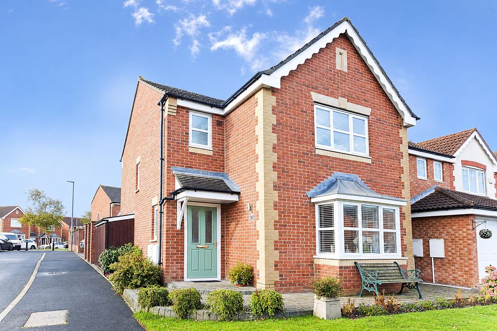 Property photo 1 of 23 Sunlit Red-Brick Corner House.Png