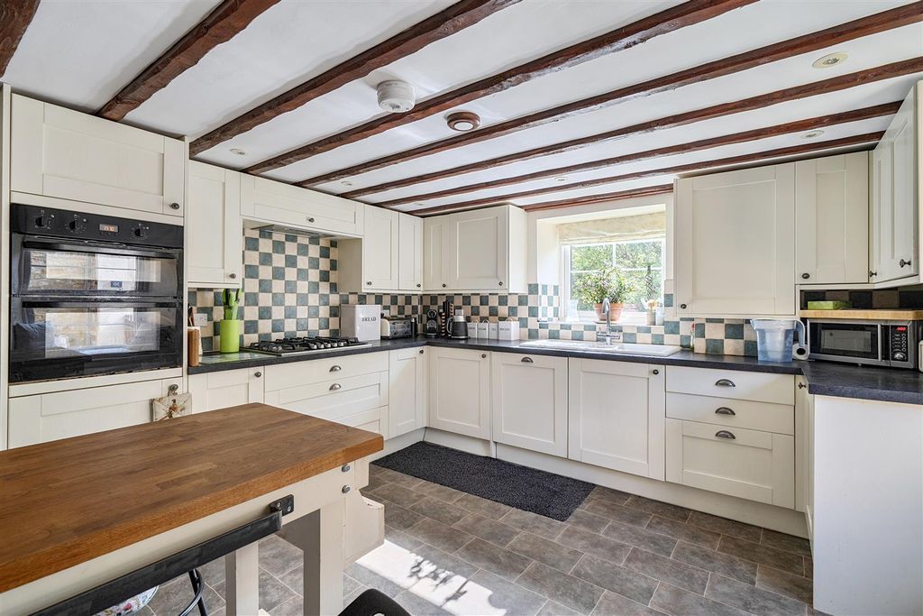 Property photo 2 of 14 Kitchen